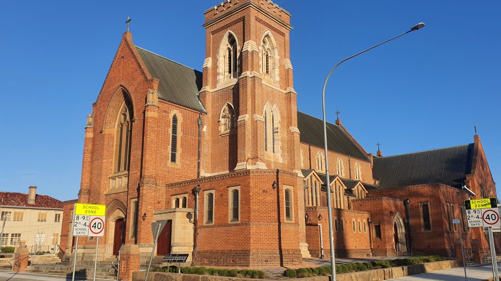 the best churches in bathurst